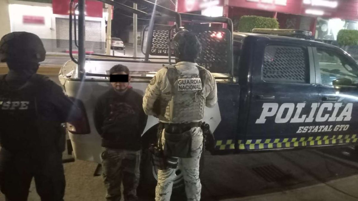 Detiene a un hombre en Irapuato con armas de fuego y cartuchos